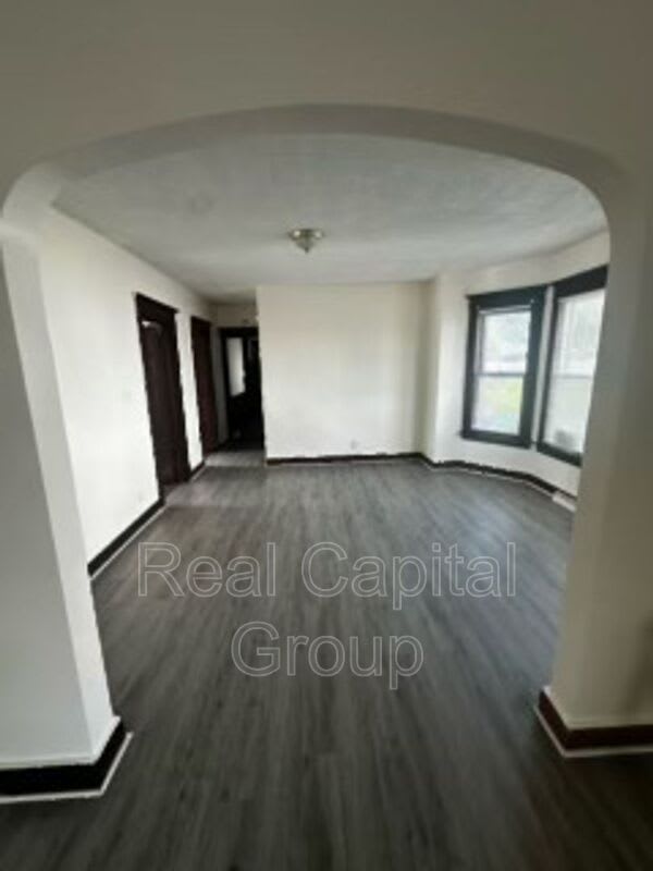 1326 3rd Ave – photo 2