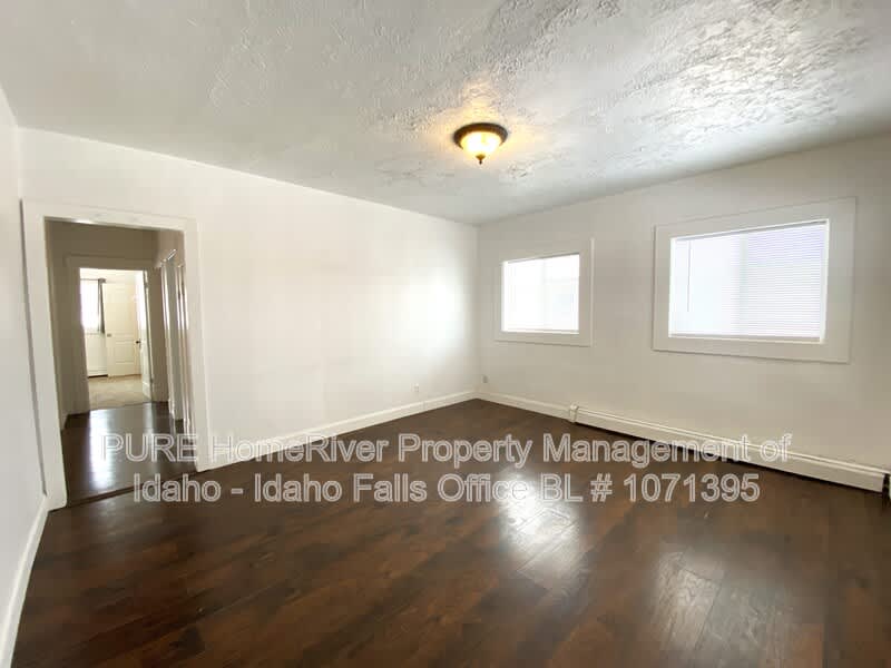 172 E 2nd S – photo 3