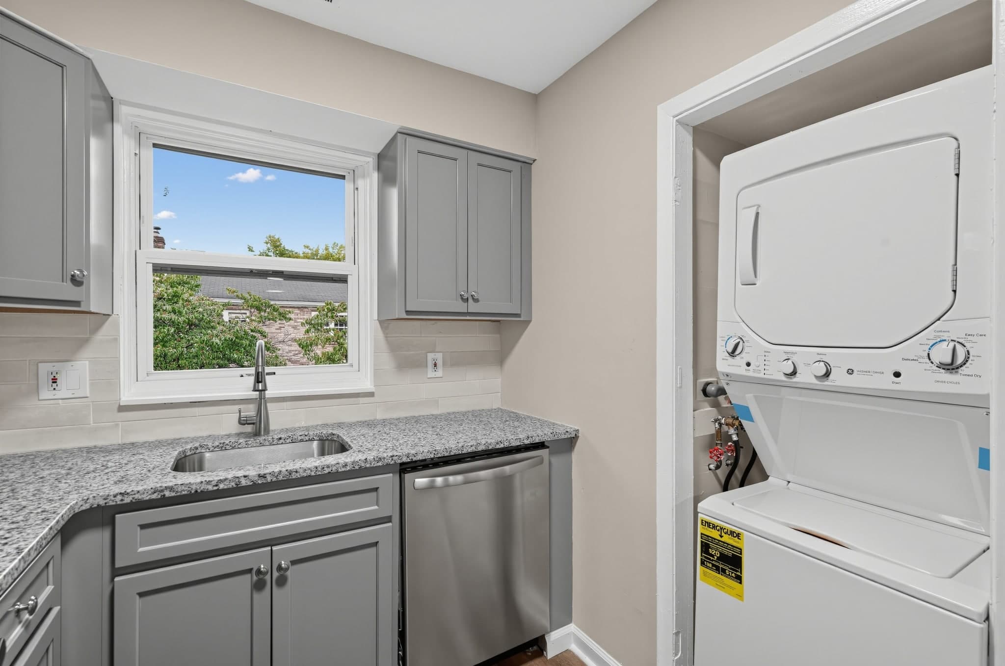 1294 Cooper Street – photo 5