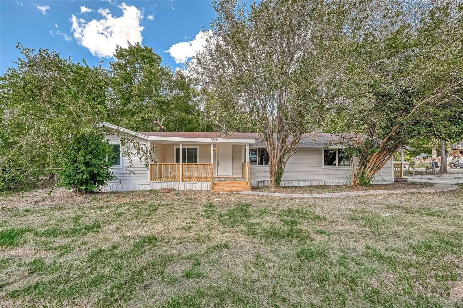 10694 Pine Street – photo 1