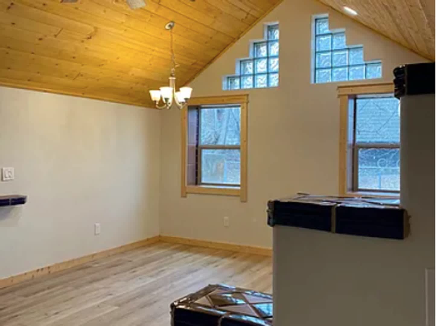 Beautifully Remodeled Downtown Flagstaff Home — Location, Comfort & Style – photo 3