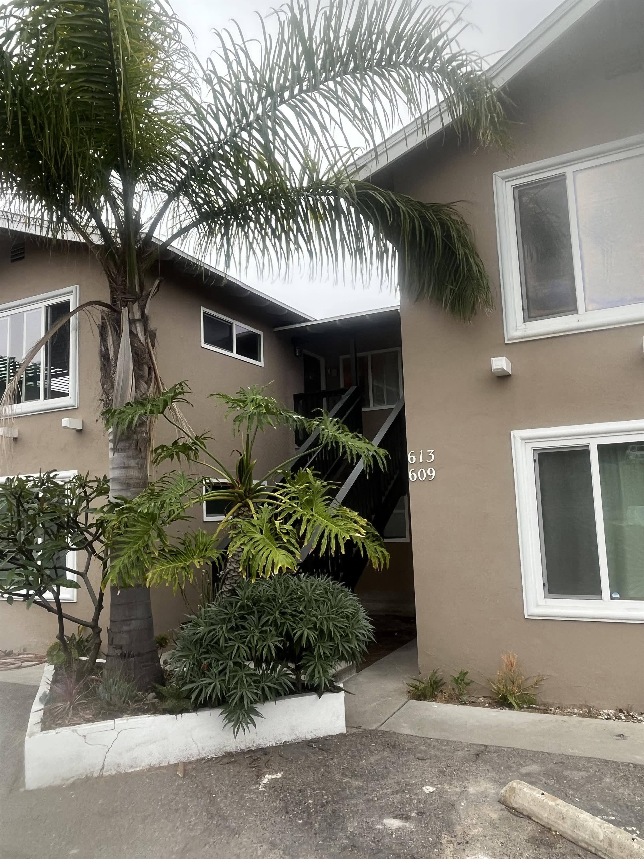 609 South Cedros Avenue – photo 2