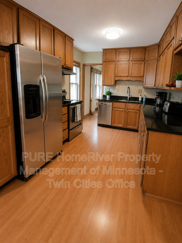 2029 Wellesley Ave – photo 4