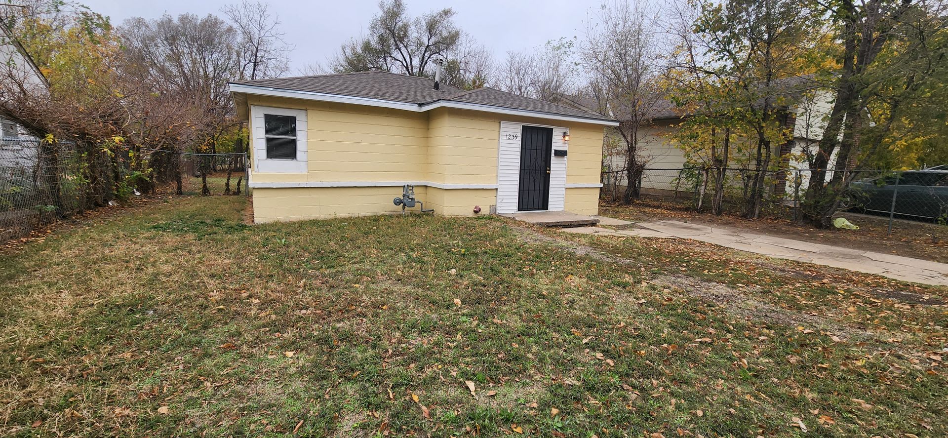 2 Bedroom / 1 Bath House – photo 2