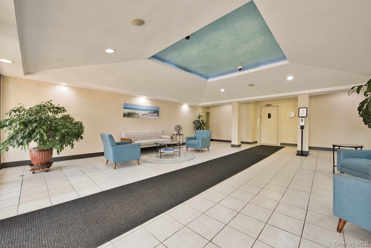 855 E Broadway – photo 3