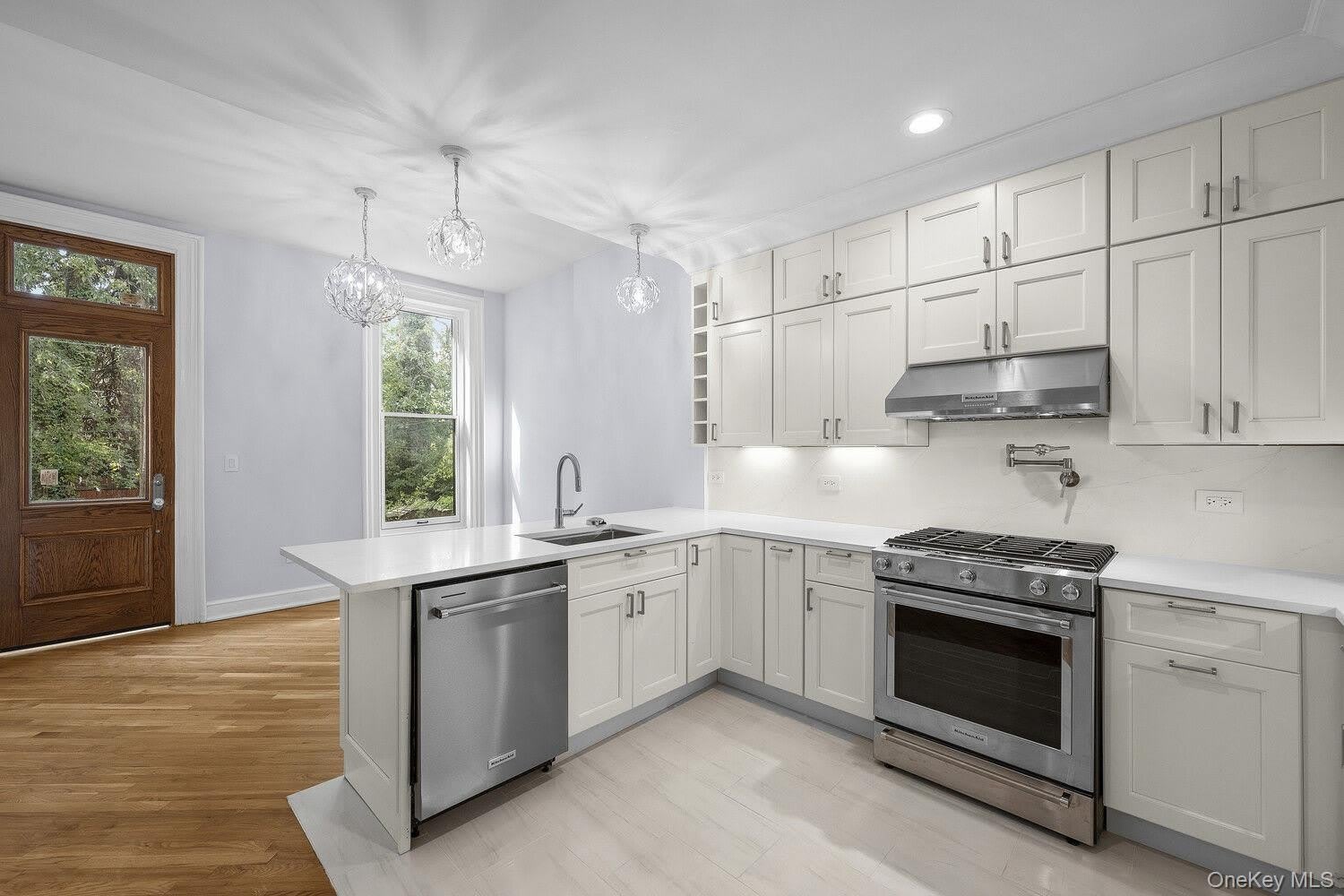 486 16TH Street – photo 5