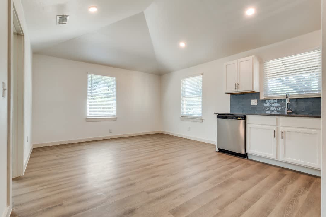 The Woodruff – photo 4