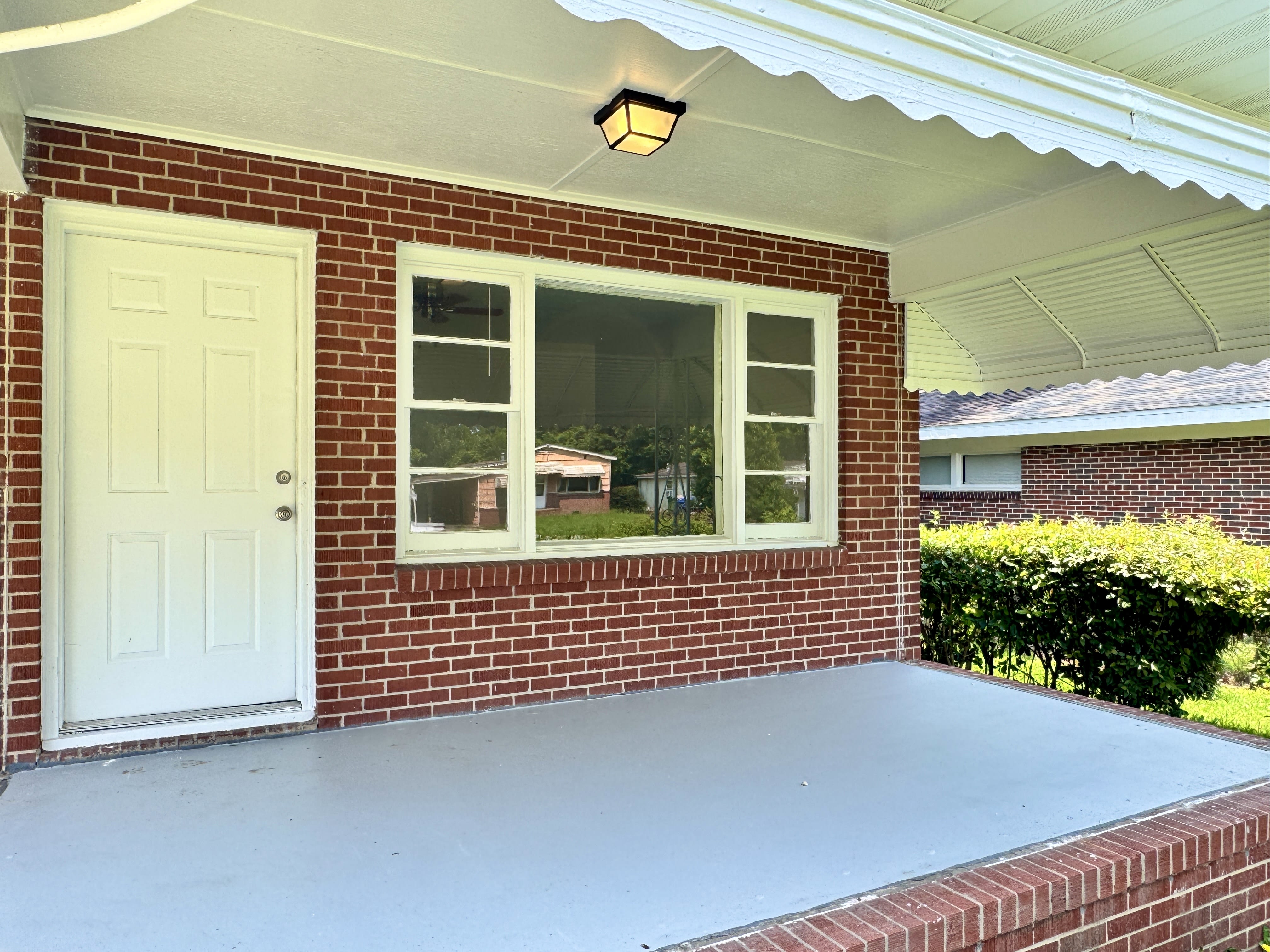 1048 Vera Dr – photo 2