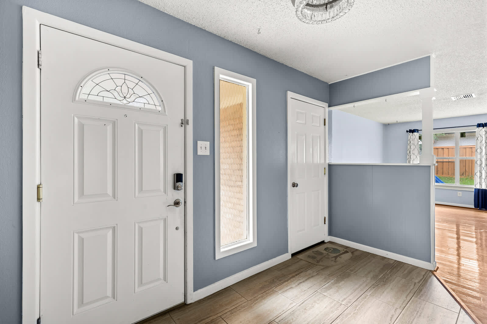 701 Topeka Drive – photo 2