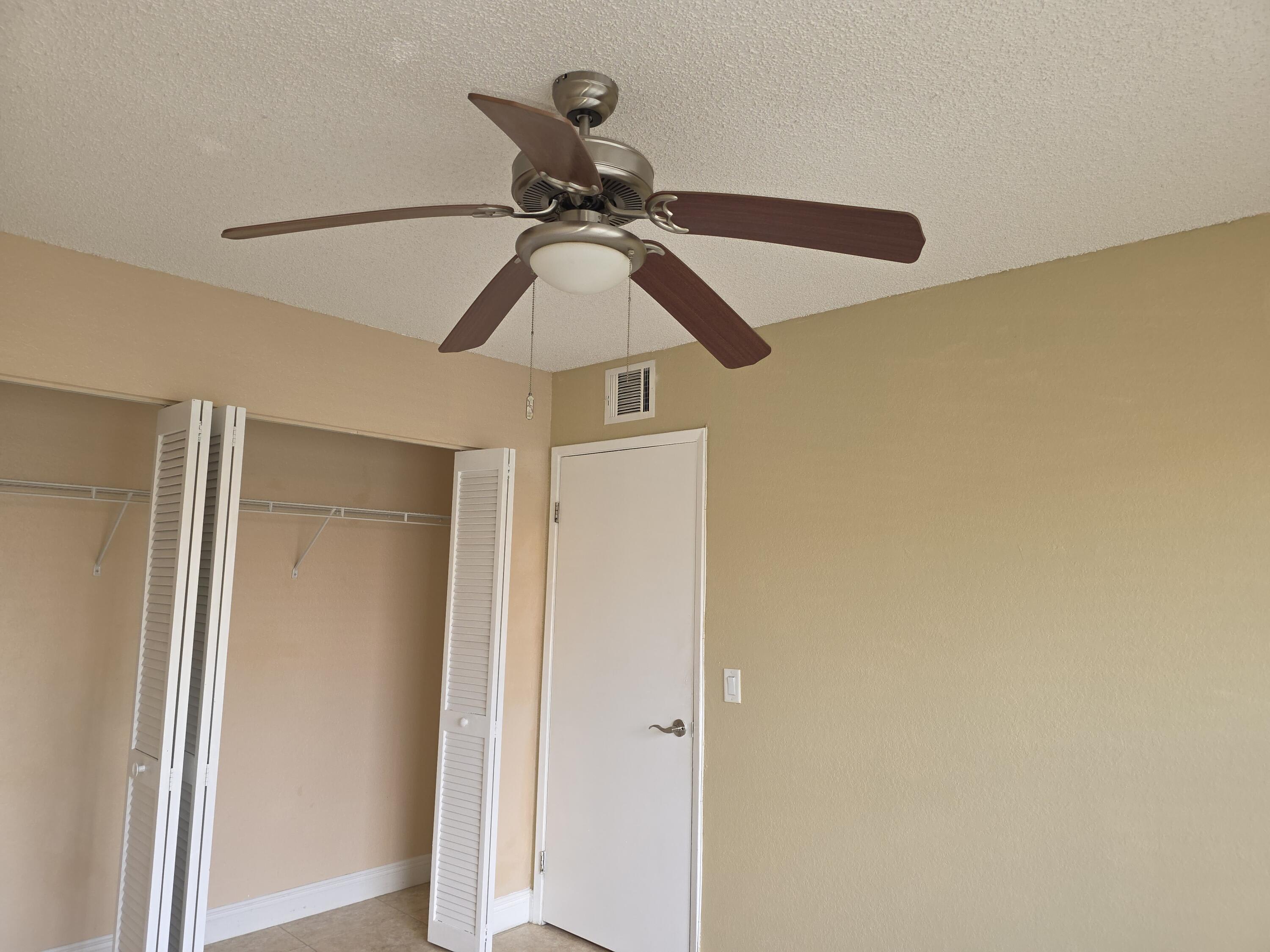 1542 Lake Crystal Dr – photo 5