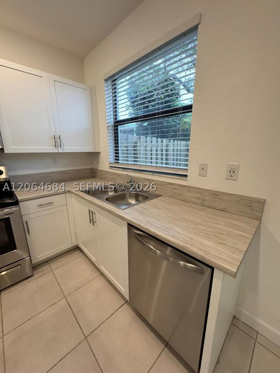 768 NE 206th Ter – photo 4