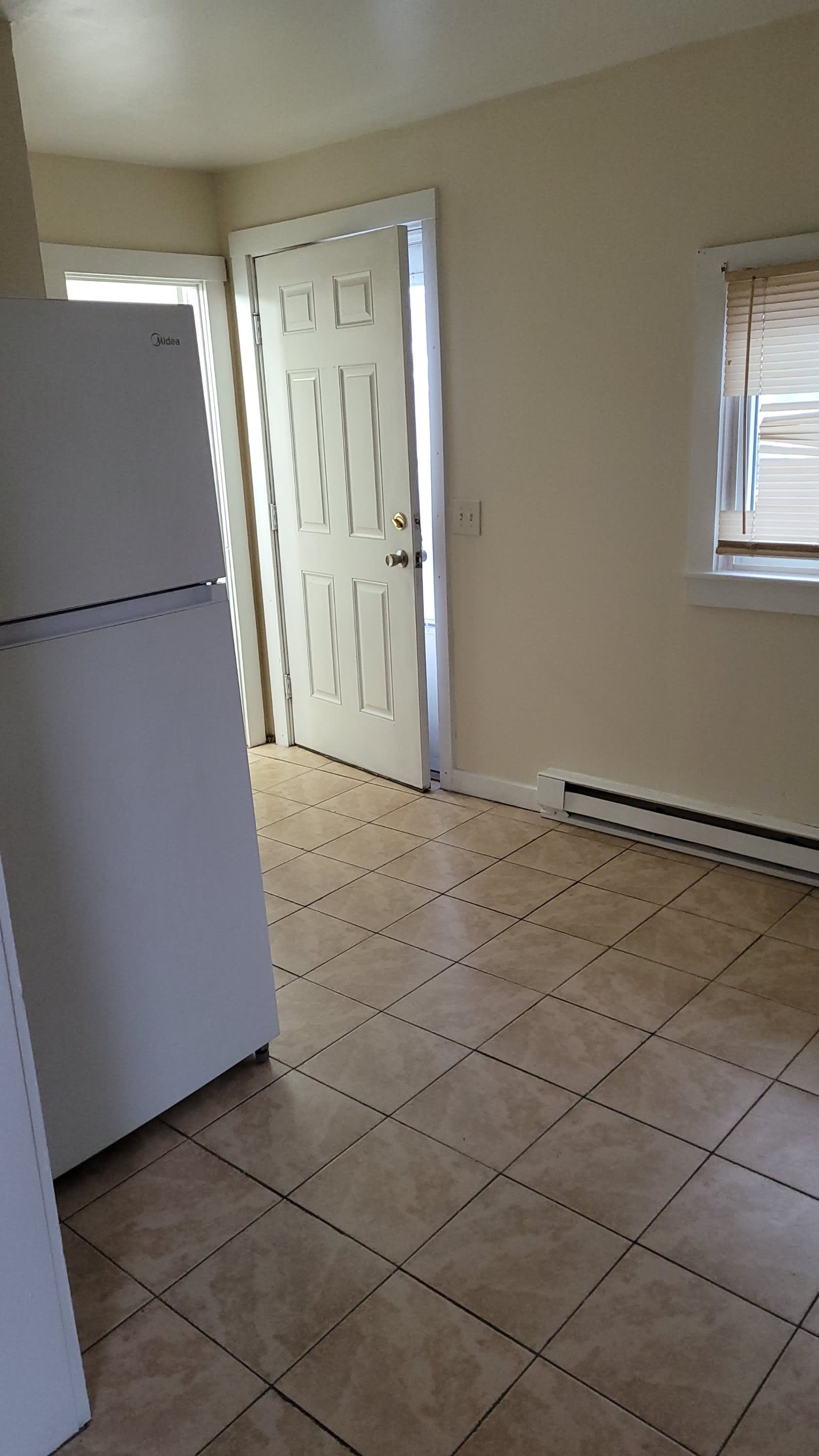 36 Catharine St Apt 3 – photo 2
