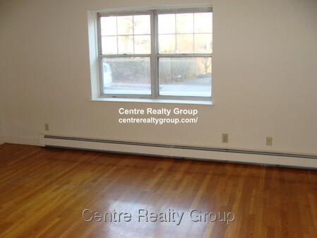 497 Centre St – photo 3