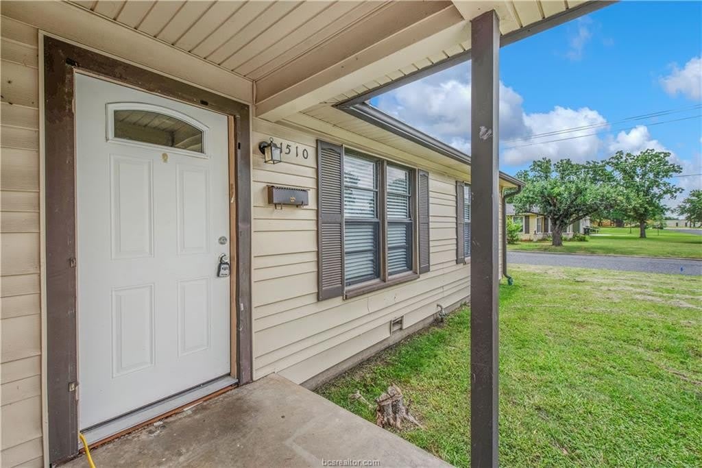 1510 Burt Street – photo 2