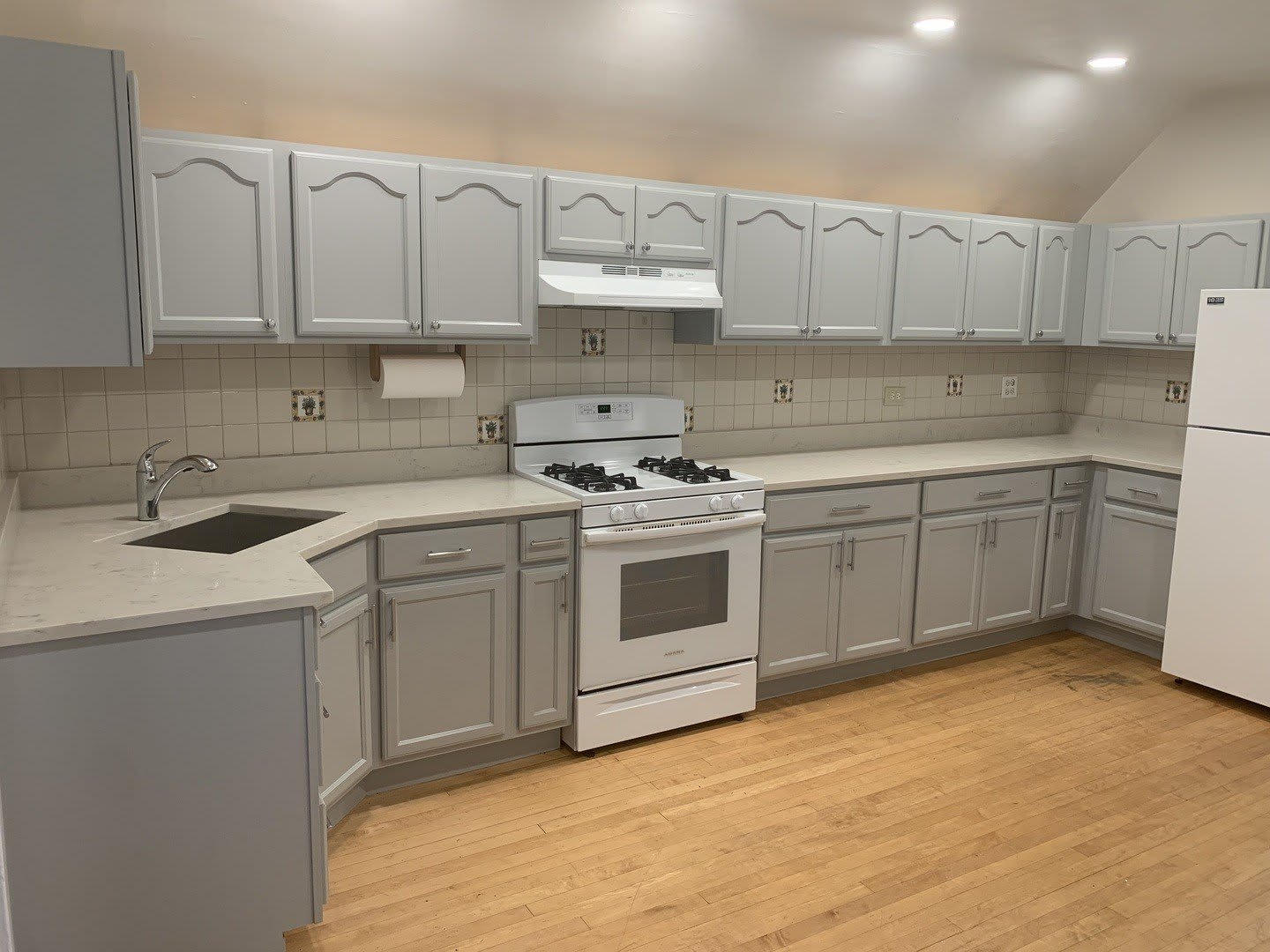 1940 W Eddy Street – photo 2