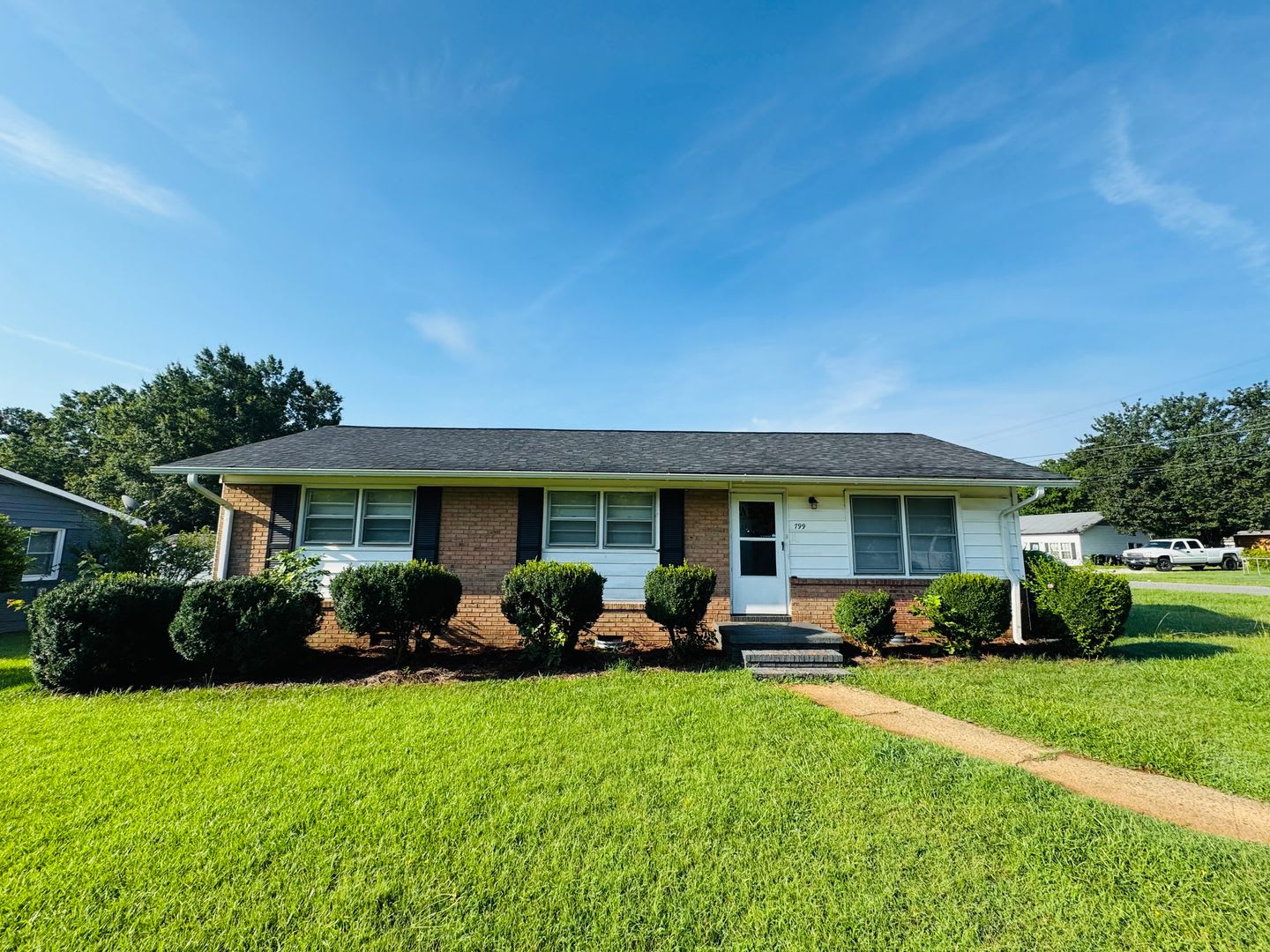 799 Sunderland Rd – photo 1