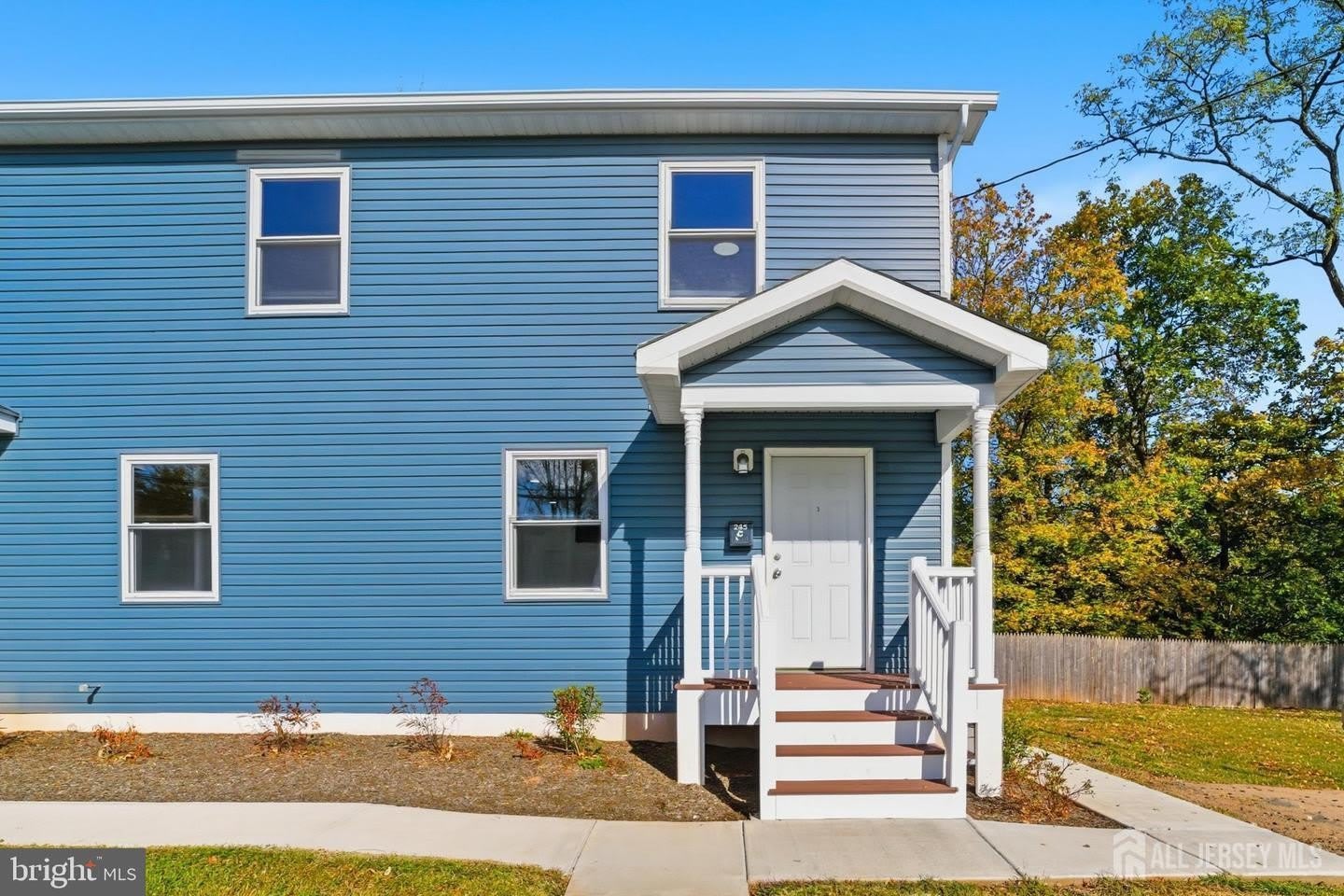 245 William Street – photo 1