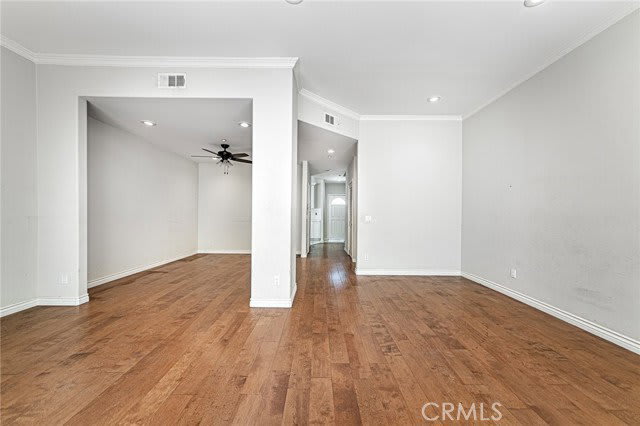 2345 Montrose Avenue – photo 4