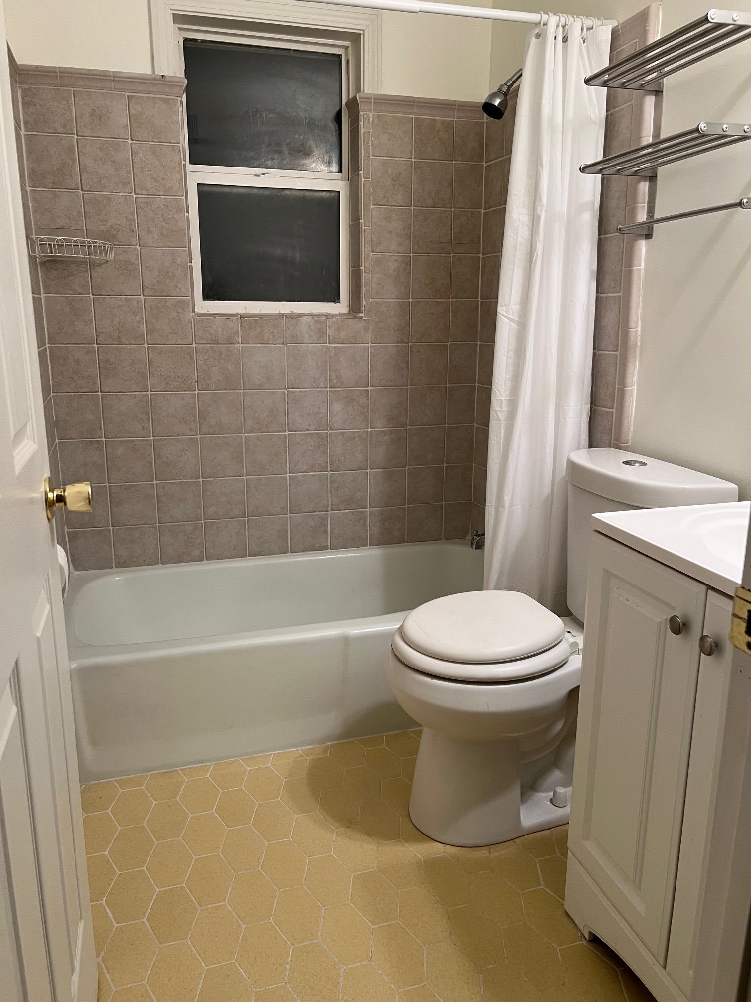629 Denton Avenue – photo 4