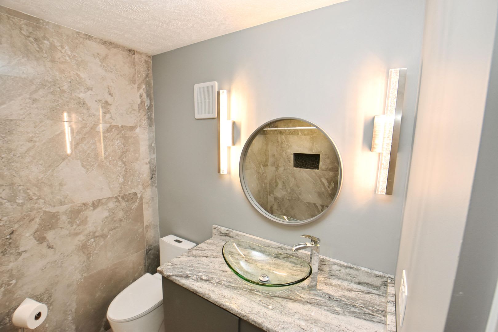 Nicely updated condo at Stoneridge 1 bedroom 1 bath – photo 4