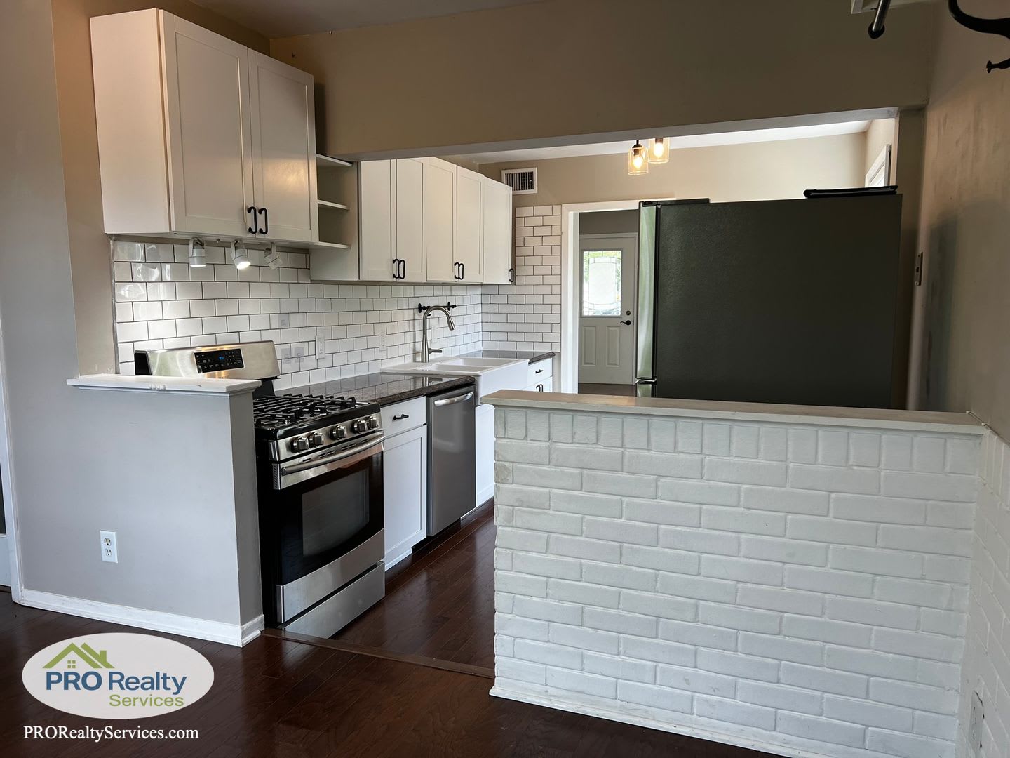 3 Bedroom Bungalow **Half off 1 Month's Rent with a September 2026 Move In** – photo 4