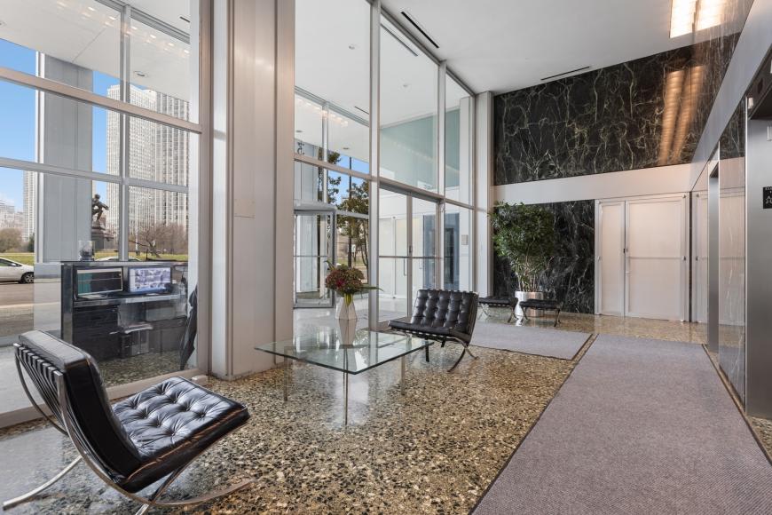 330 West Diversey Pkwy. – photo 2