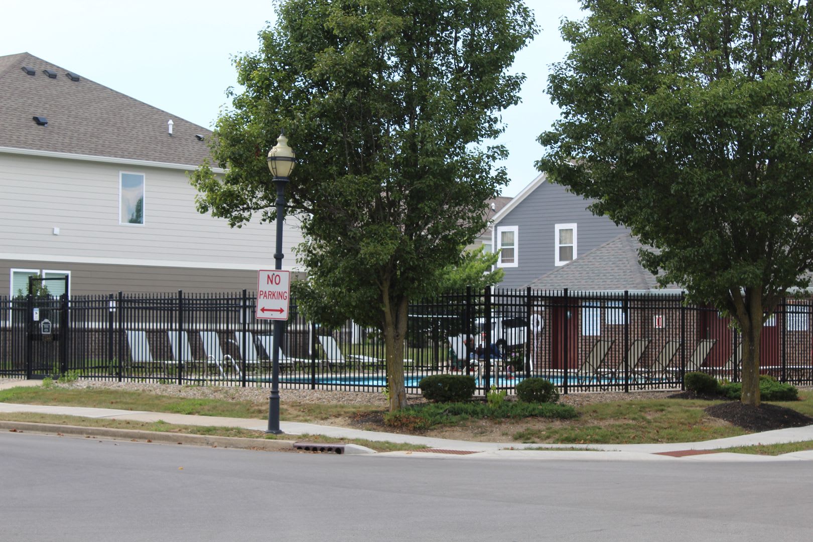 Coming Soon! Beautiful 3 BR Condo in a Great Avon Community! – photo 4