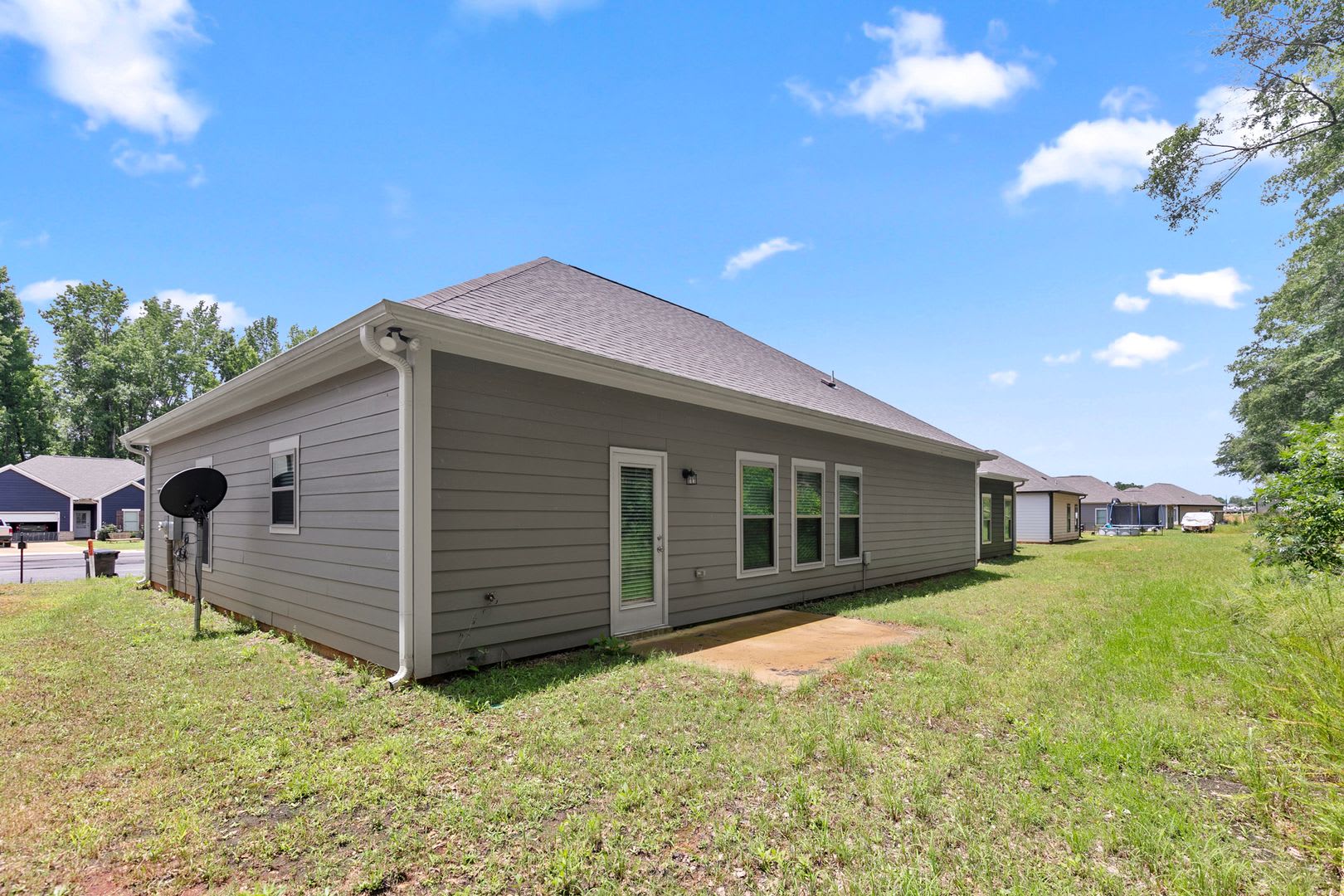 4/2 Home in Clanton – photo 4