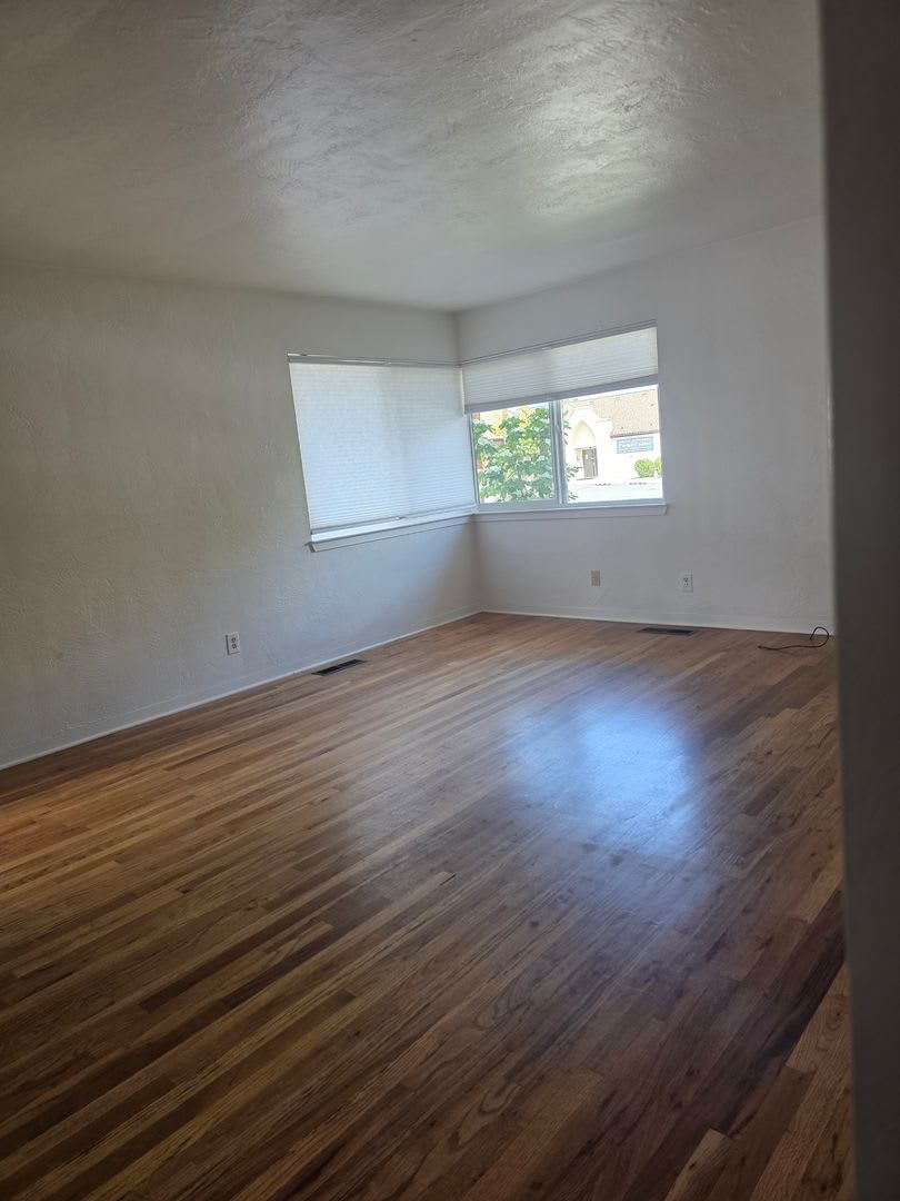 Newly Updated 2 bedroom unit – photo 3