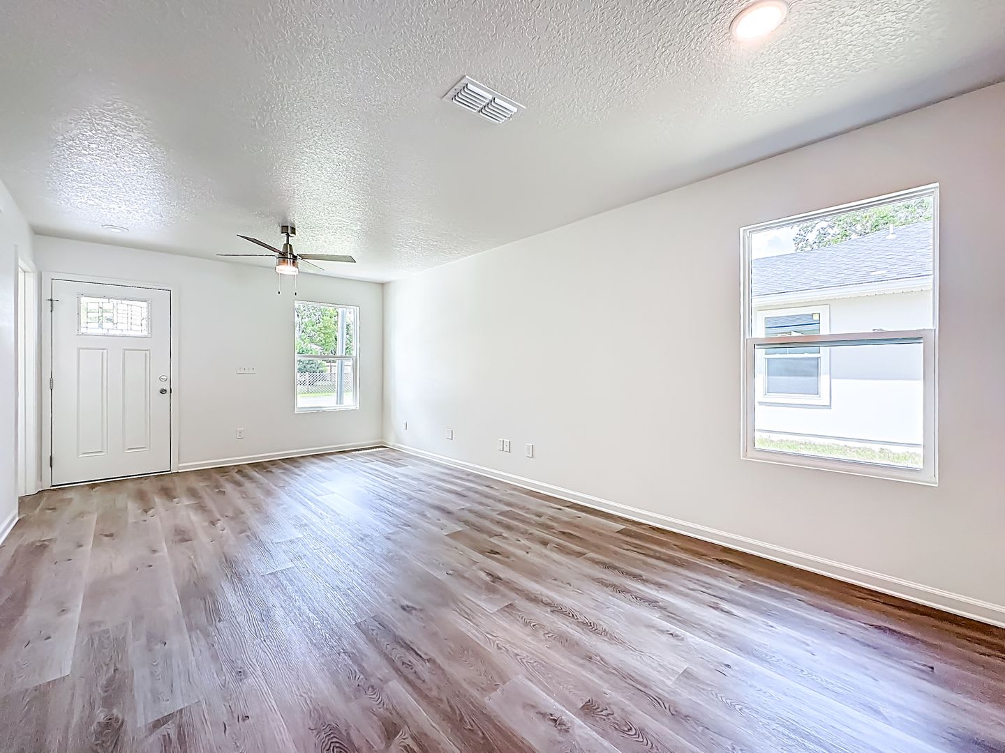 2025 NEW Built 3 BR 2 BA homew convenient to downtown St Augustine – photo 3