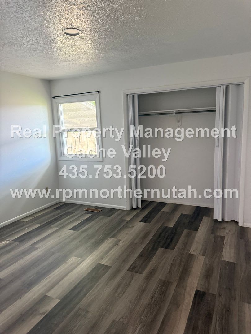 Great House Available in Hyrum! Minutes from JBS and Hyrum Dam! – photo 5