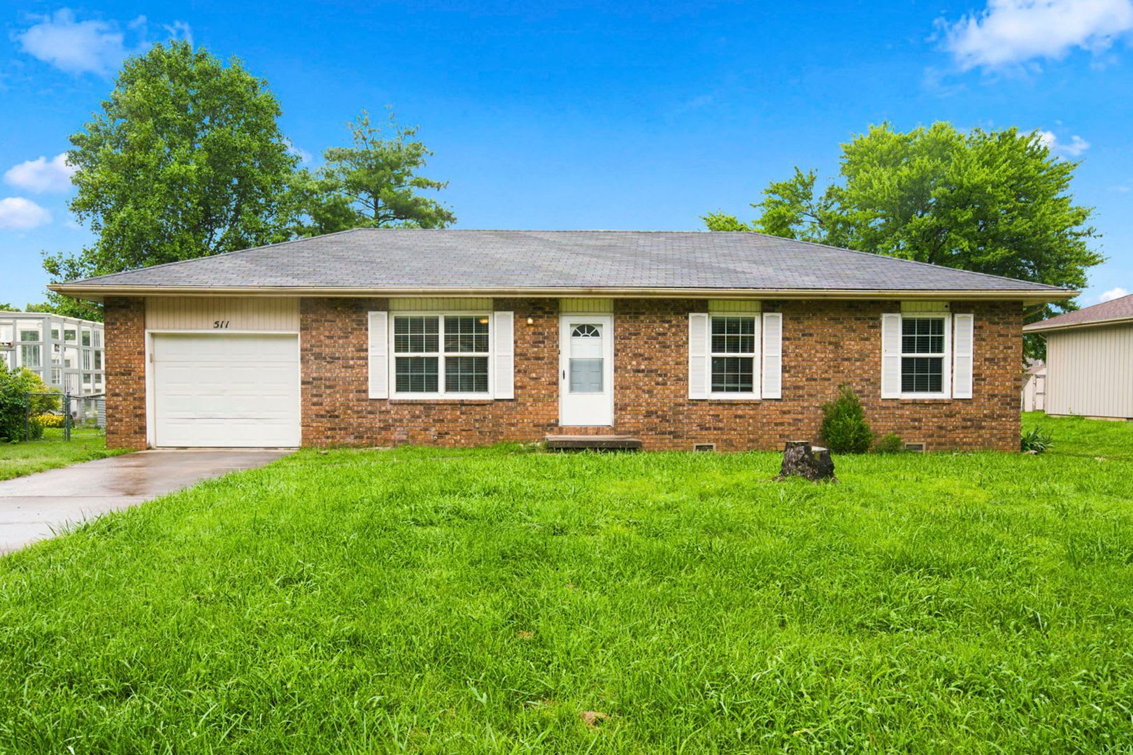Charming 3 Bedroom Home with Washer & Dryer, Garage & Storage Shed – photo 1