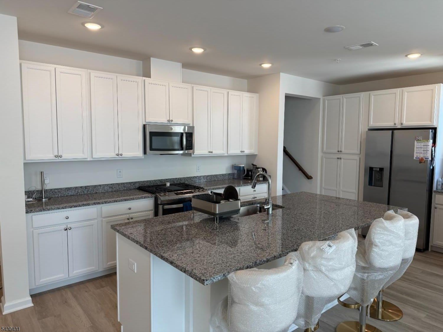 204 Honeysuckle Ln – photo 3