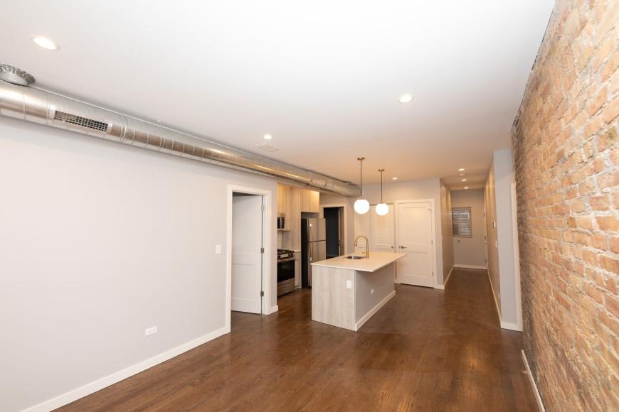 862-2A West Barry Ave. – photo 2