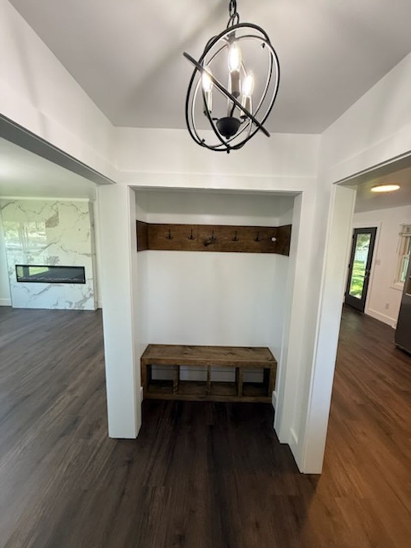 135 Grandview Ave- Ultimate Retro Luxury on Grandview Avenue Body – photo 4
