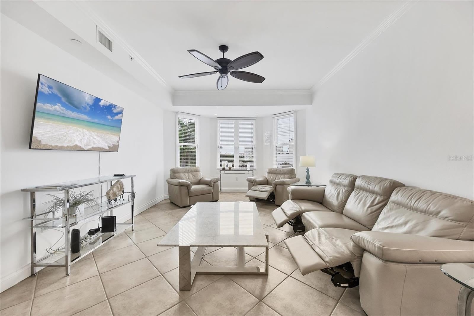 8111 LAKEWOOD MAIN Street – photo 3