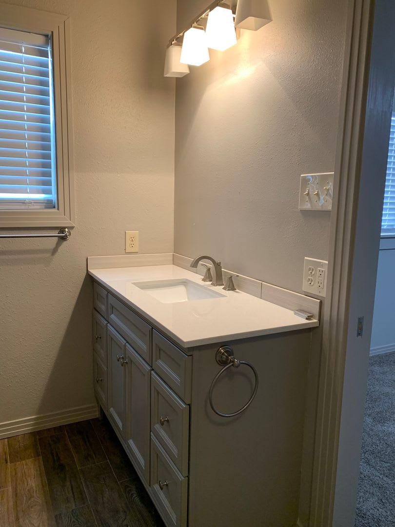 Available Now! 3/2 in central Lubbock! – photo 2