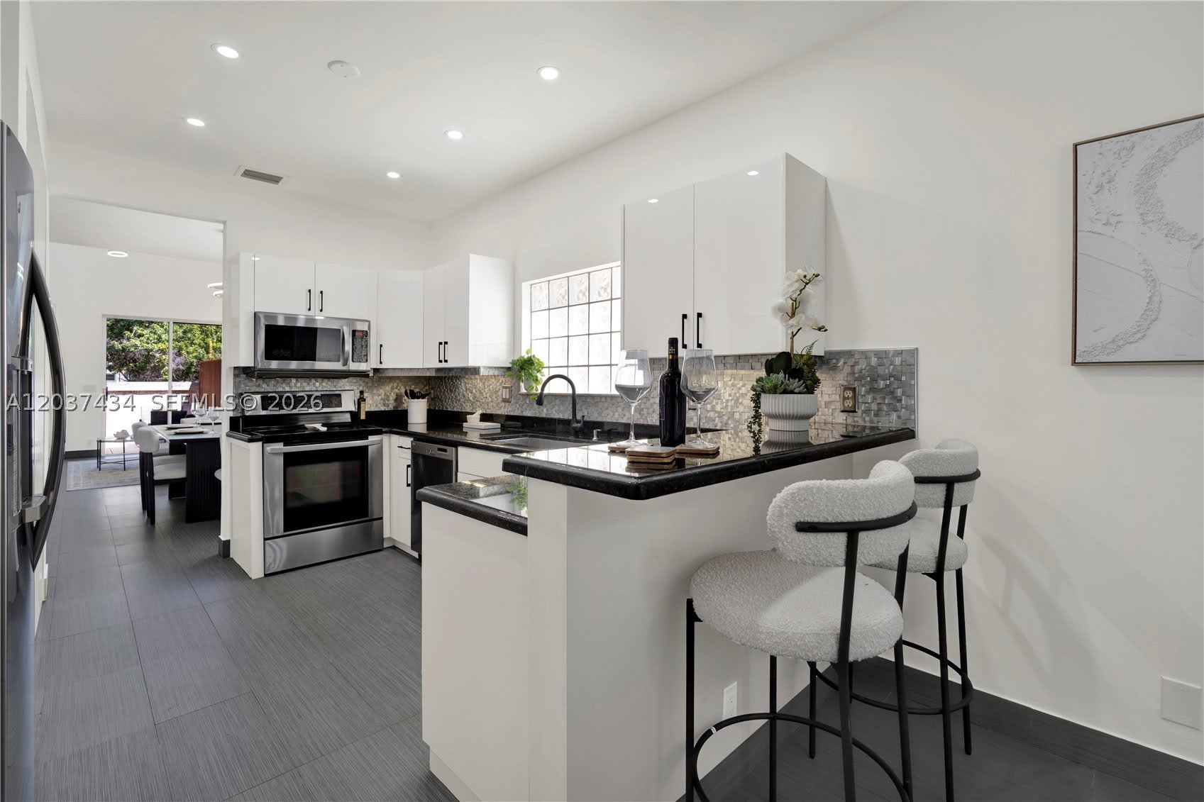 1251 Hayes St – photo 5