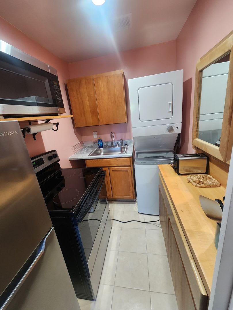 2 Bdr 2 Bath Kitchen Fully Furnished Apartment With Private Entrance In Quiet Neighborhood In Albuquerque – photo 1