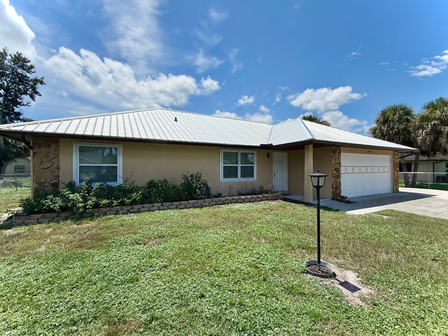 Available monthly Rental 2026 in heart of Sebastian – photo 2