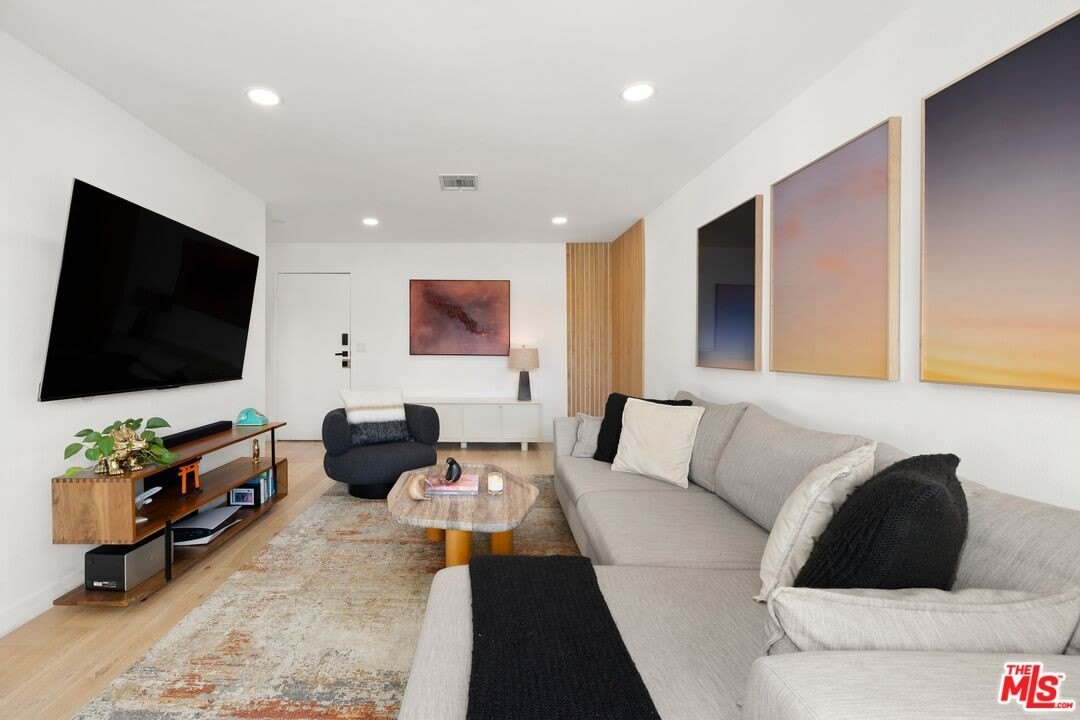 7300 Franklin Ave – photo 5