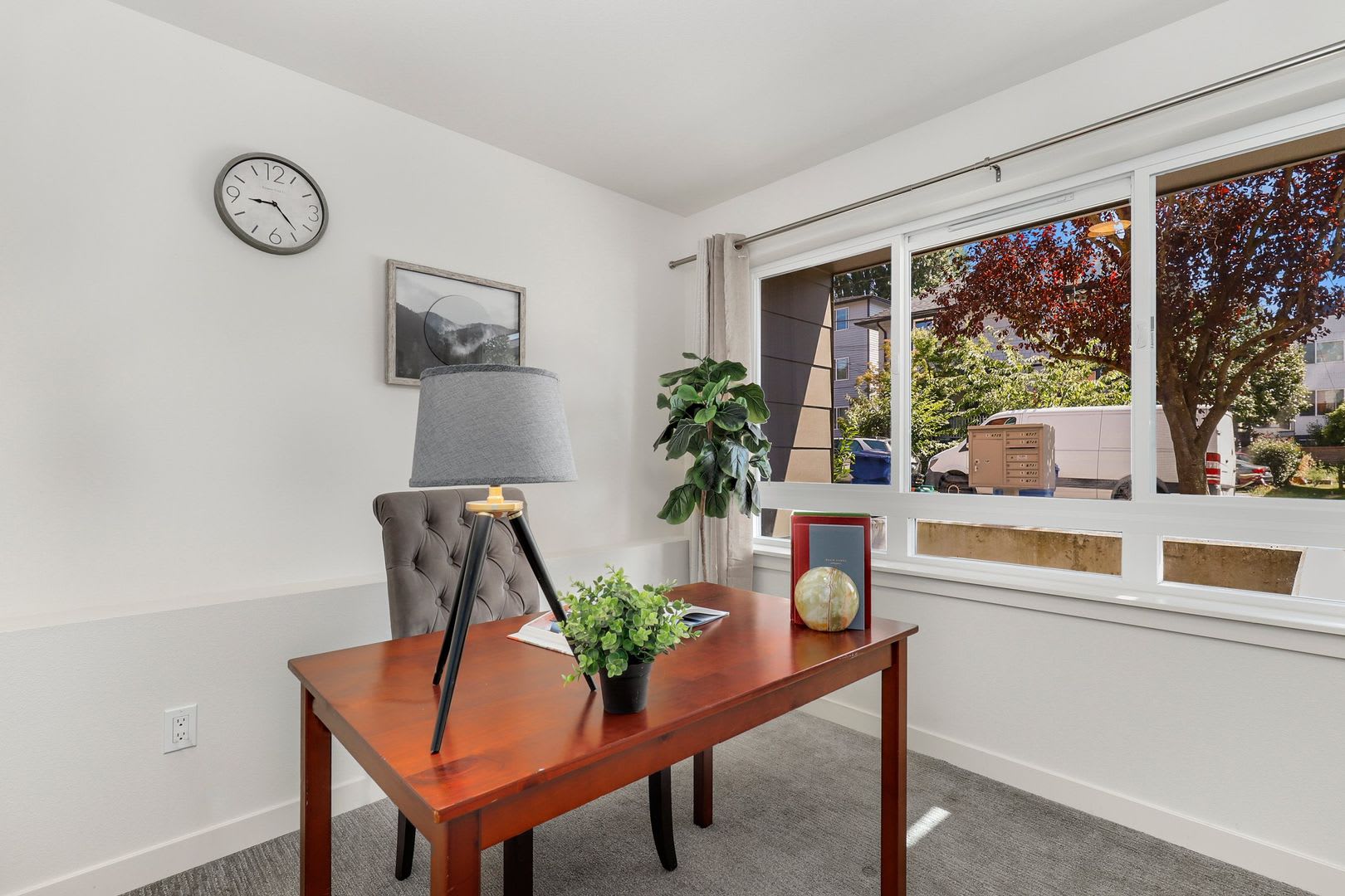 Ballard 3bd/3ba, Modern, Rooftop Deck – photo 3