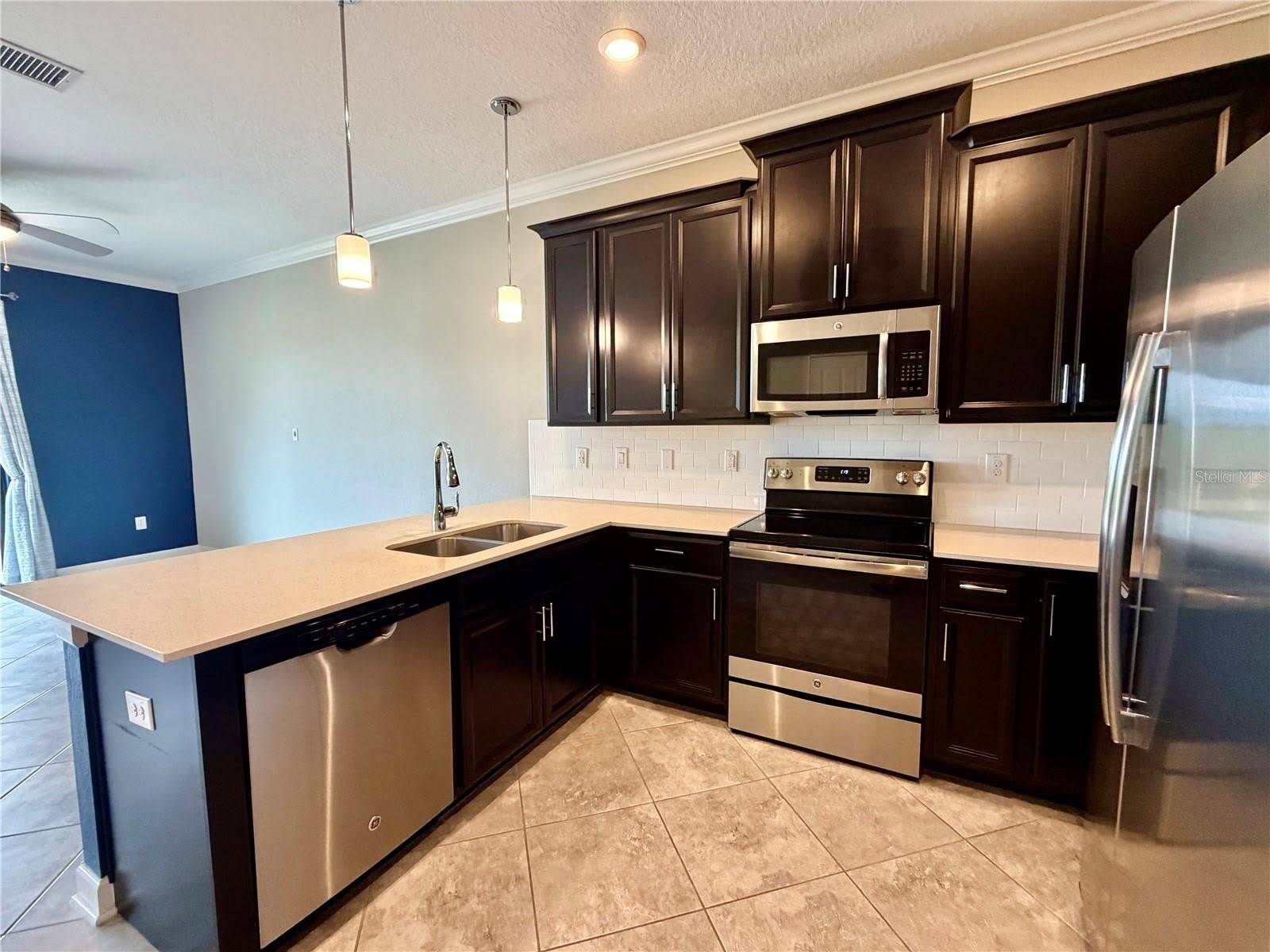 1344 ROYAL ST GEORGE Boulevard – photo 2