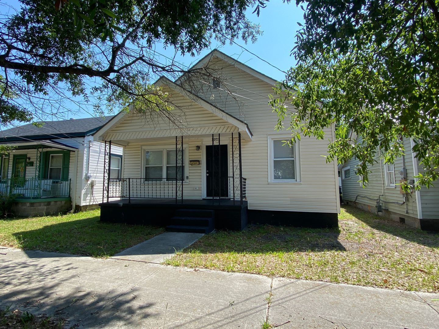 Welcome To This Newly Remodeled 4 Bedroom 2 Bathroom House In The Desirable Location Of Wilmington Nc – photo 1