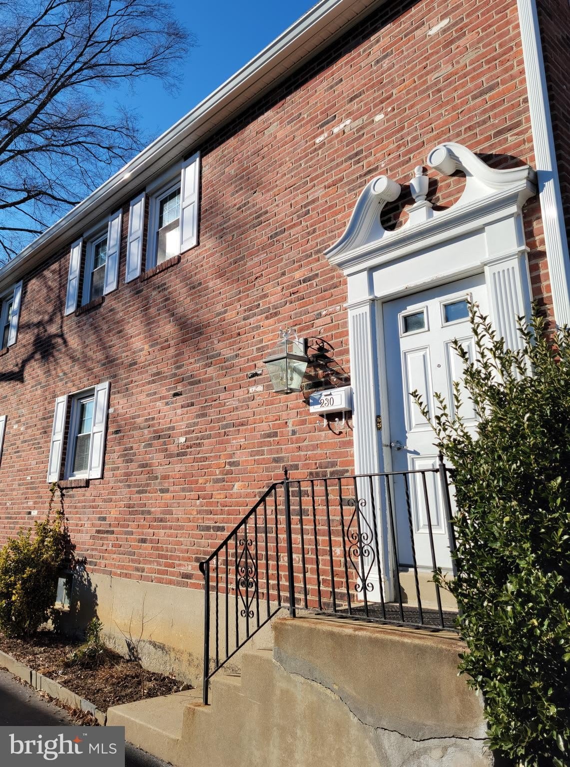 230 N ESSEX Avenue – photo 2