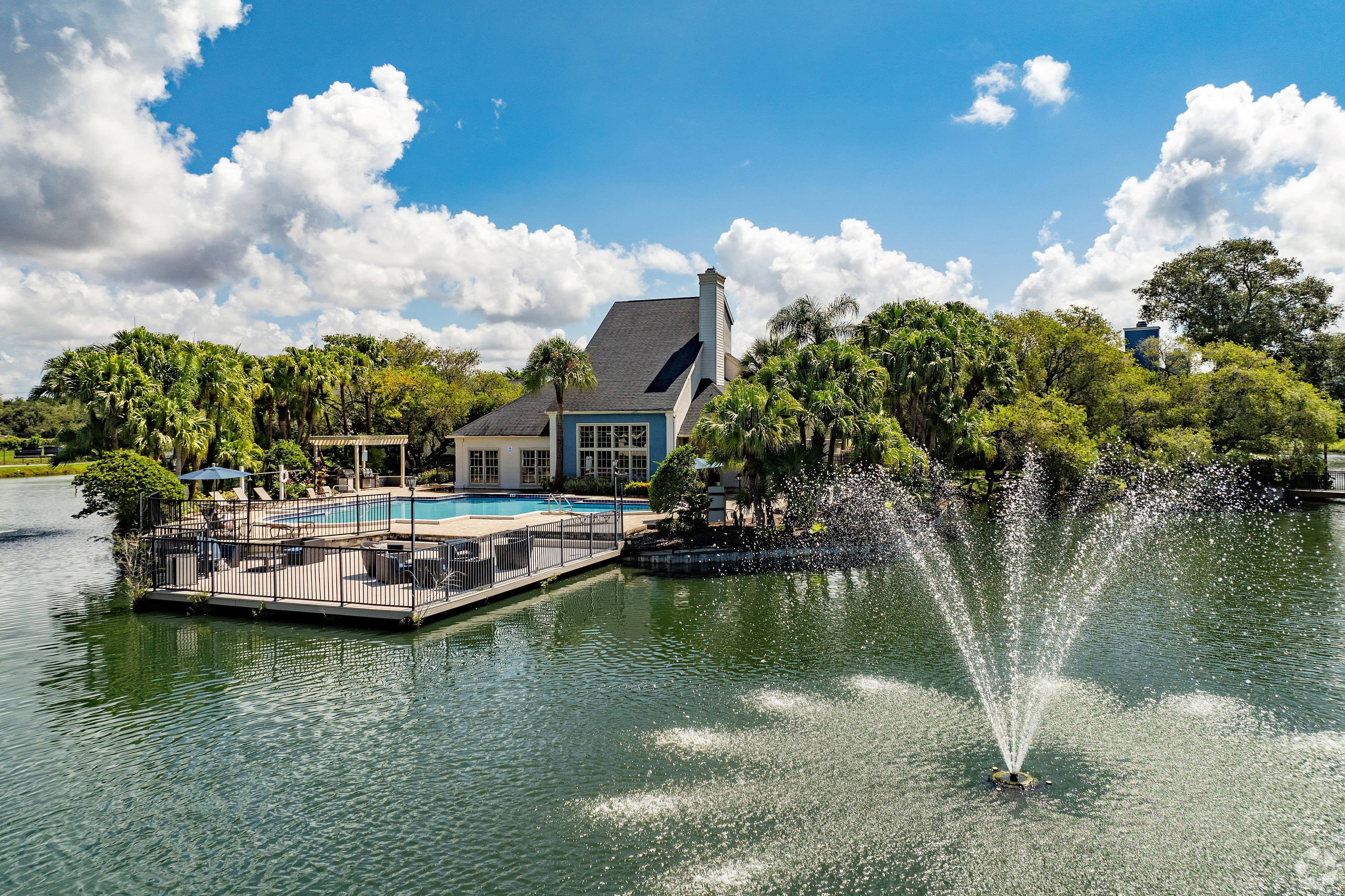 Bay Crossing Apartments – photo 1