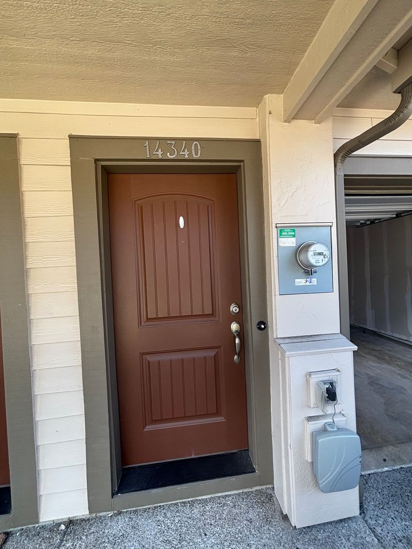 Now offering $400.00 off first month's rent move in special! – photo 3