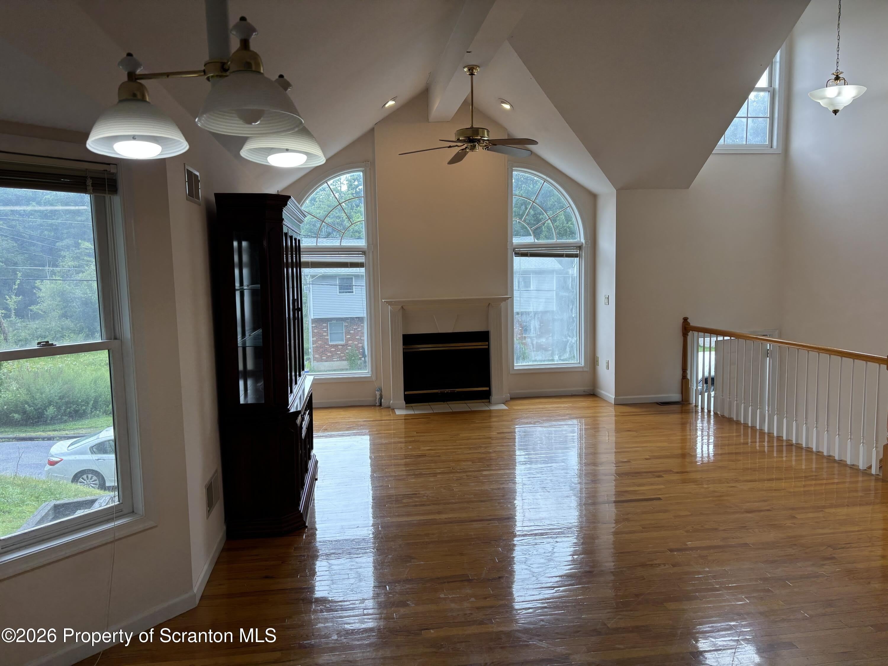 427 Melrose Avenue – photo 3