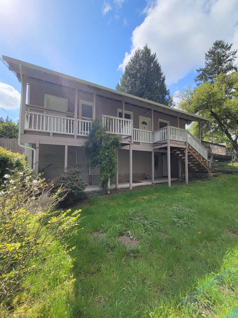 Sweet Two Bedroom Home Minutes from Downtown Port Orchard! – photo 2