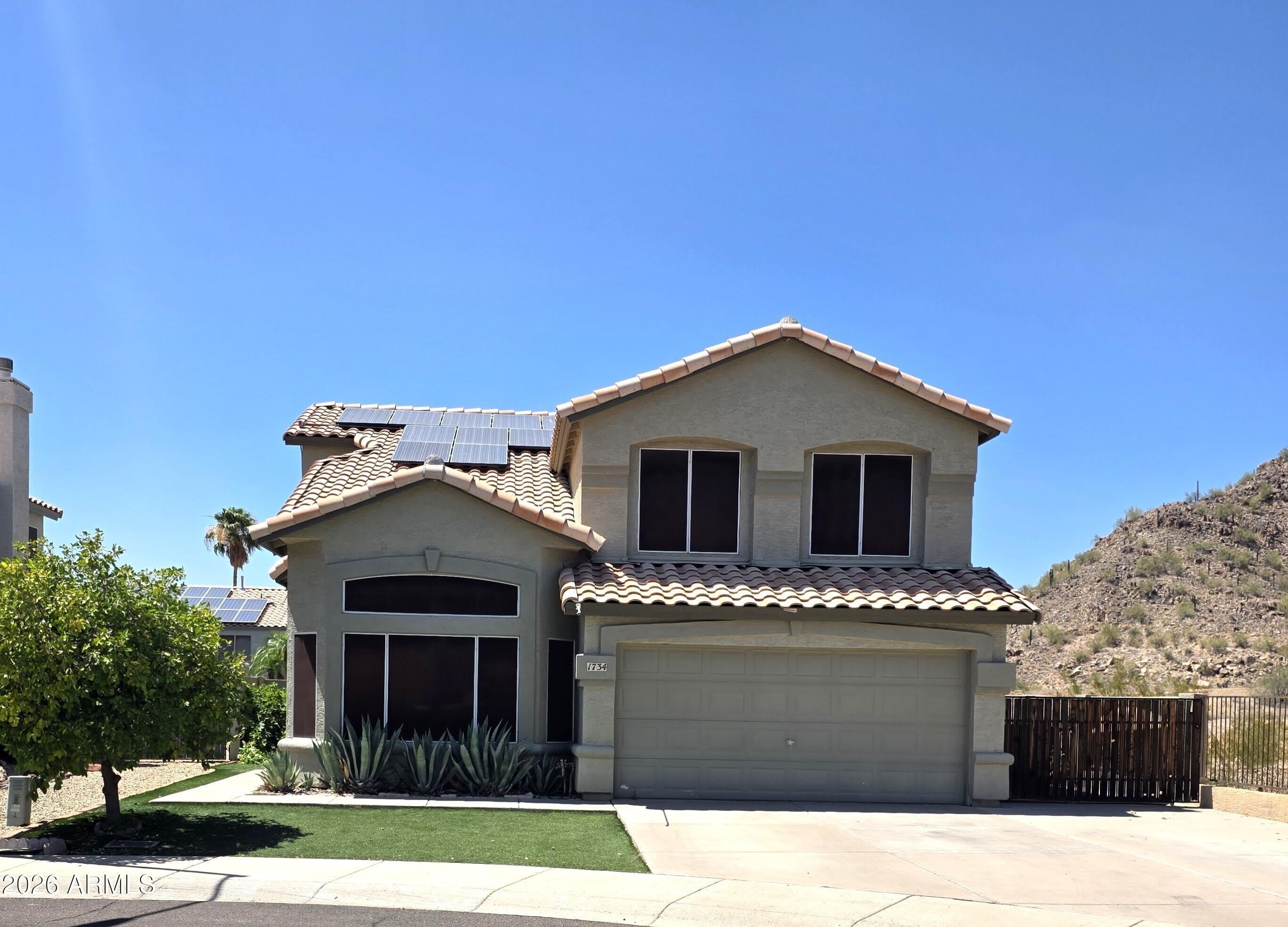 1734 E PONTIAC Drive – photo 3
